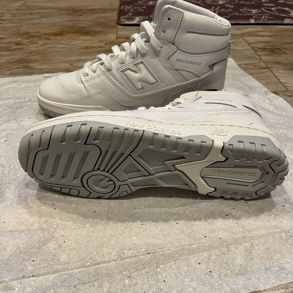 Sneakers - Picture 3 of 4